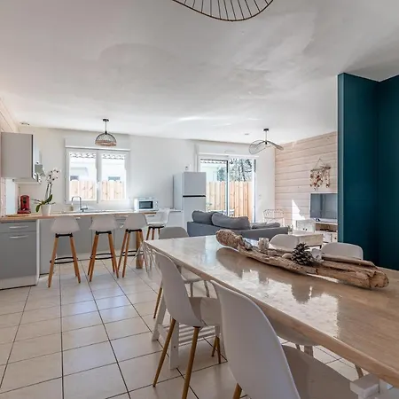 Holiday home Le Grand Barbot - Maison Pour 4 Proche Plage